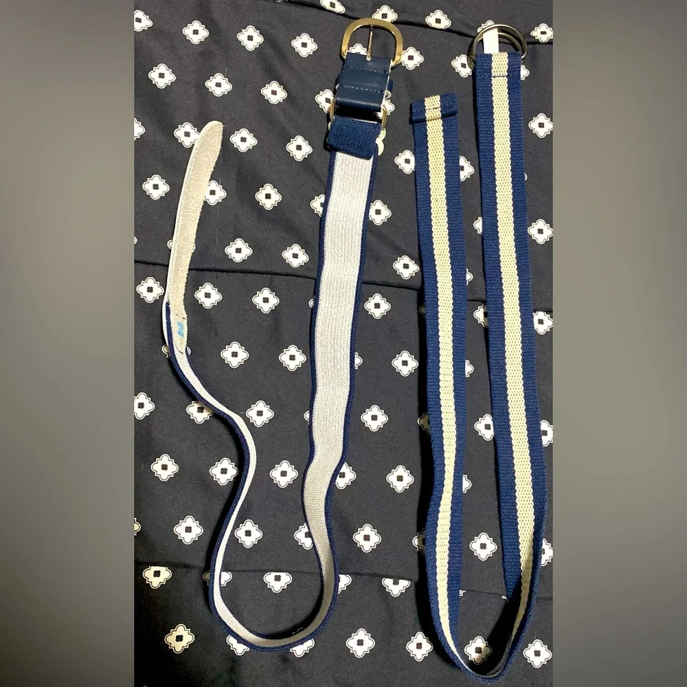 💰2/$10 2 navy and cream kids belts
